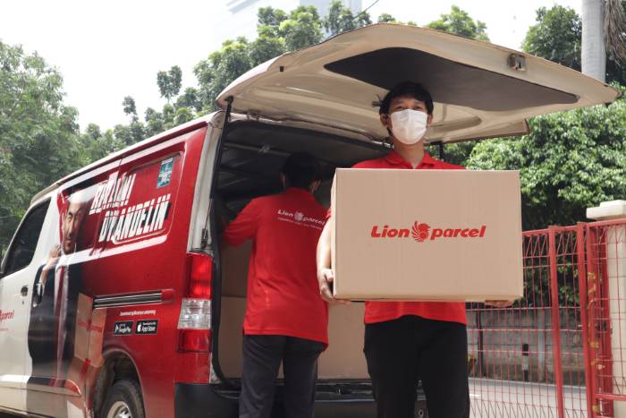 lion parcel
