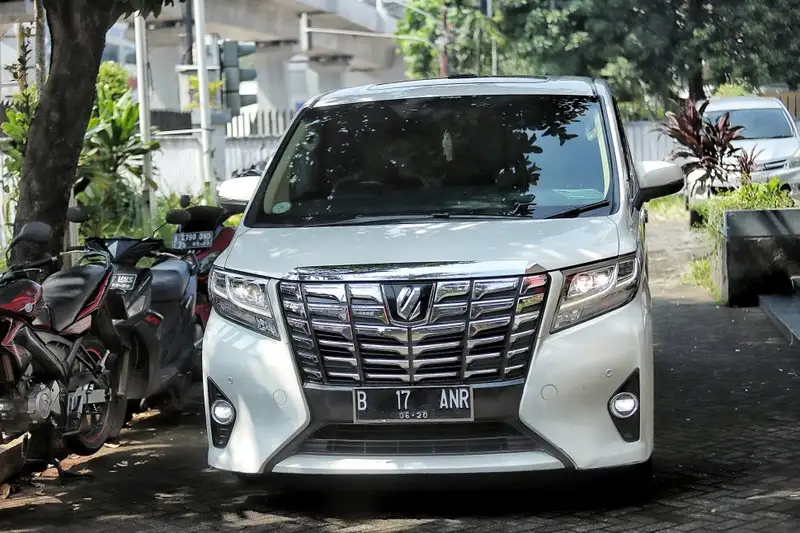 toyota alphard