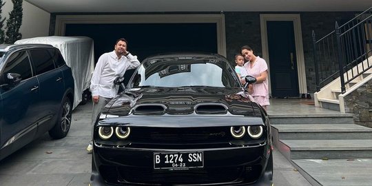 Raffi Ahmad dan 5 Koleksi Mobil Mewahnya Yang Bikin Pangling