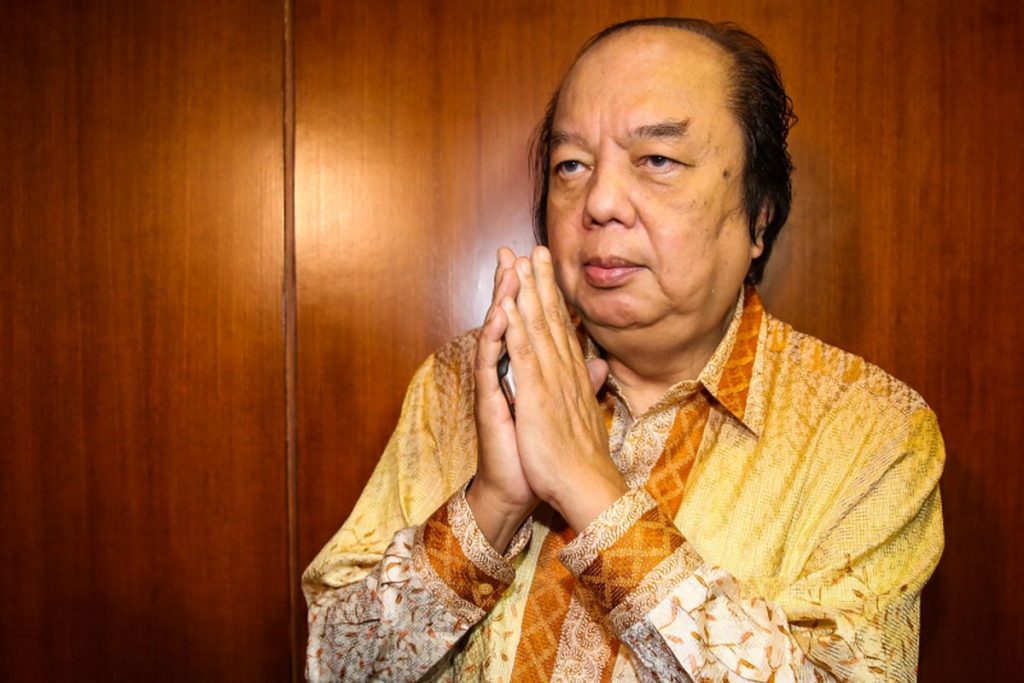 salah satu 9 naga, Tahir (Mayapada group)