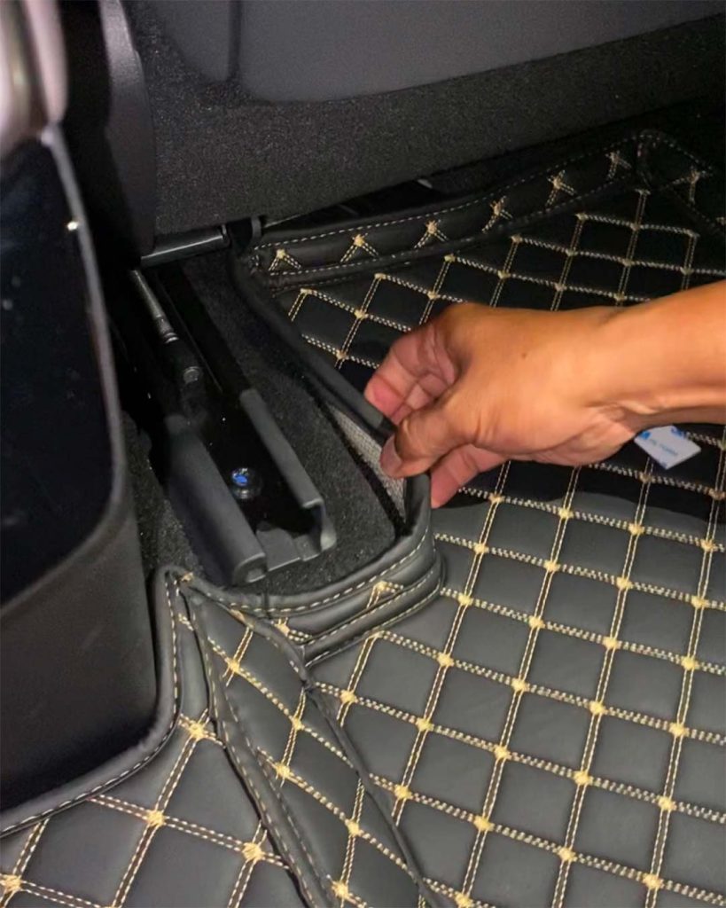 pemasangan karpet mobil custom; presisi dan fit untuk mobil mewah